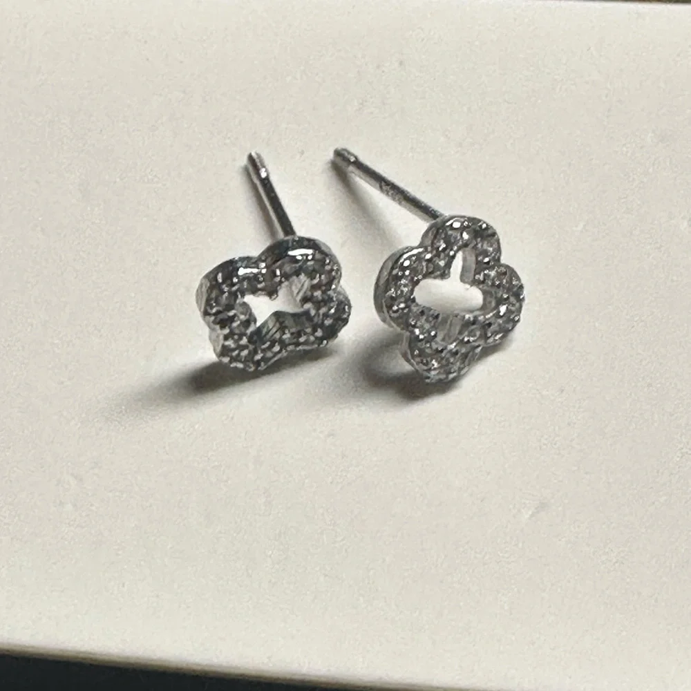 Petite 925 sterling silver clover stud earrings screw back